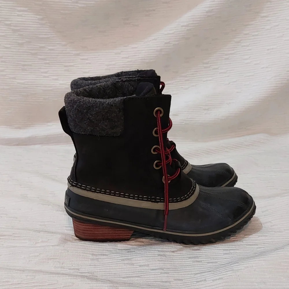 Sorel Black Ankle Boots with Red Accented Laces